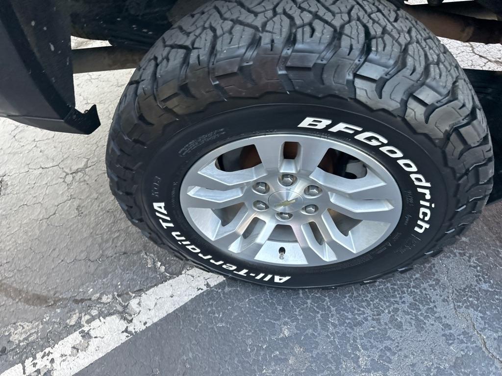 Chevrolet Silverado photo 11