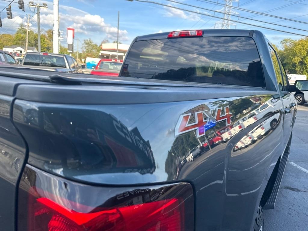 Chevrolet Silverado photo 12