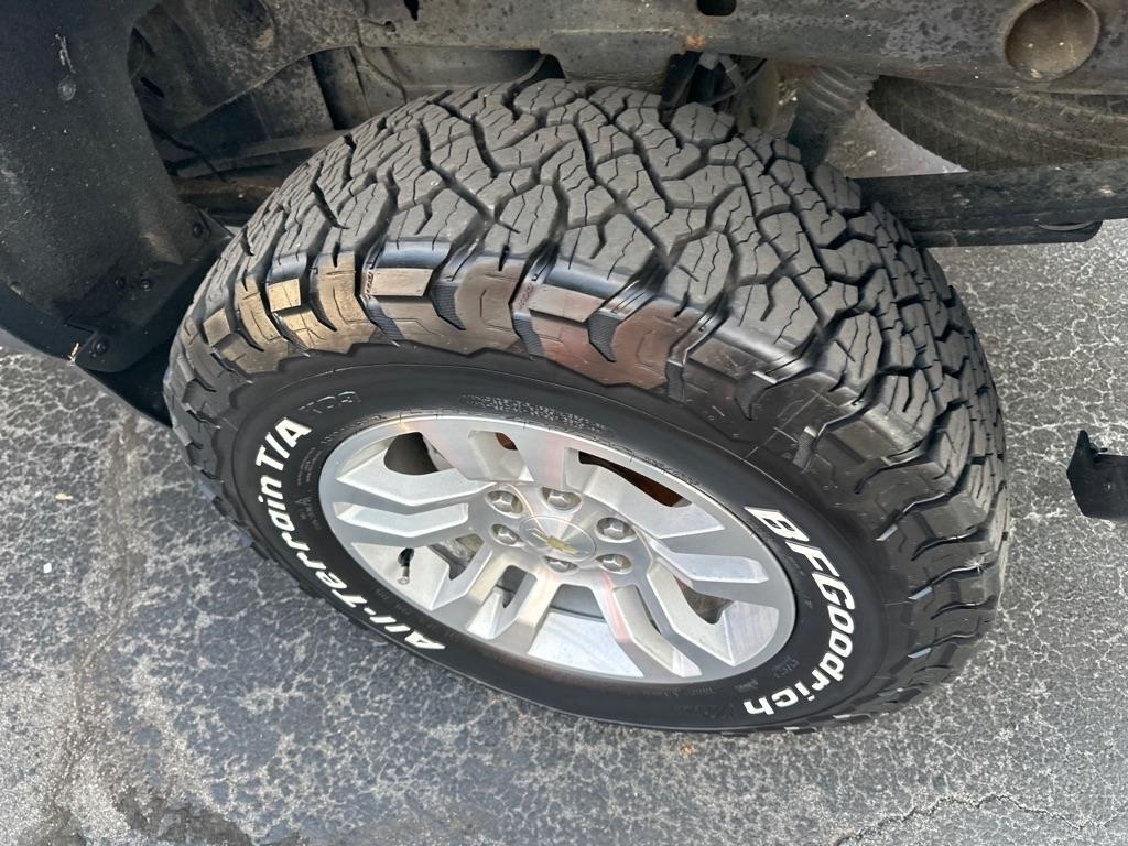 Chevrolet Silverado photo 13