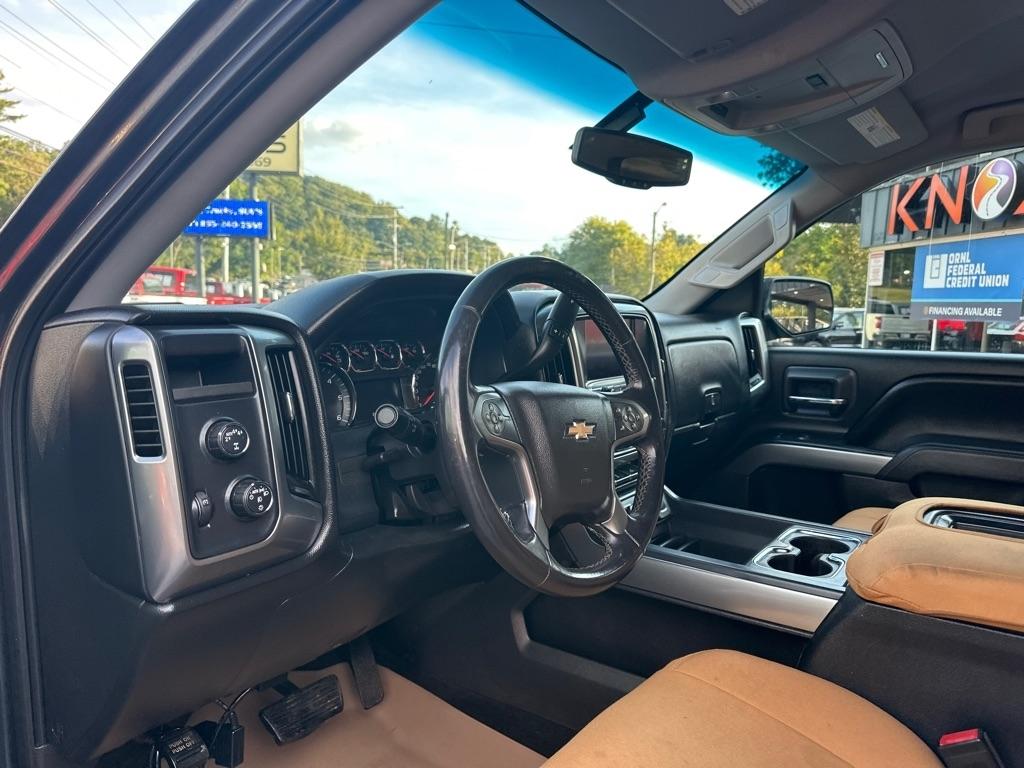 Chevrolet Silverado photo 15