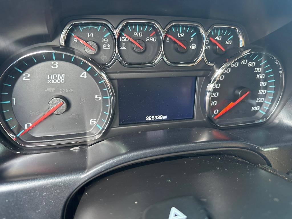 Chevrolet Silverado photo 16