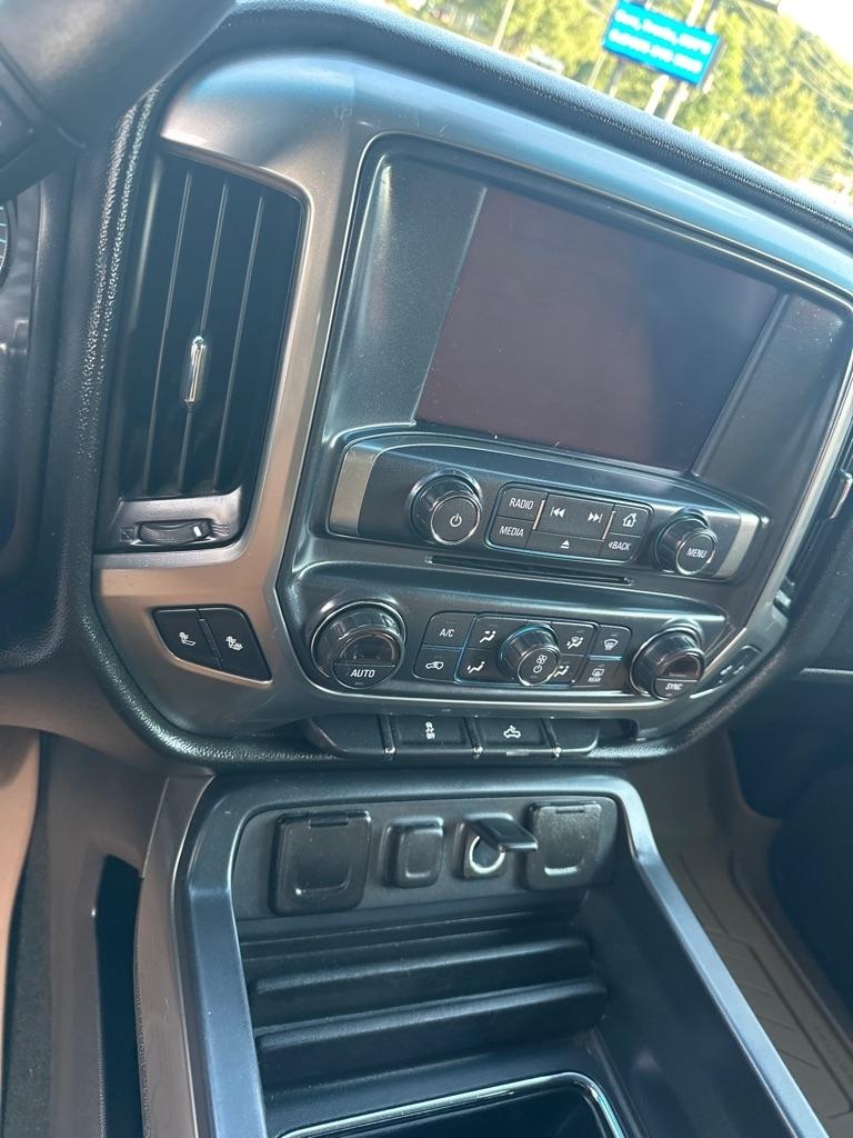 Chevrolet Silverado photo 18