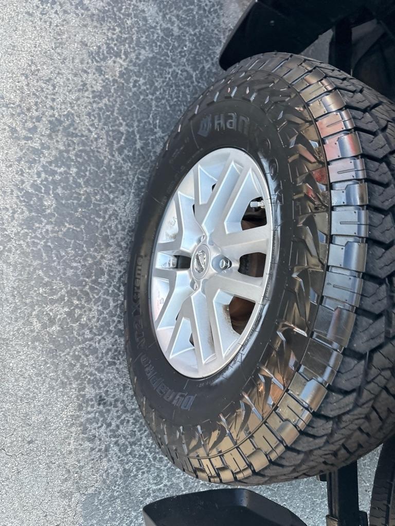 Nissan Frontier Crew Cab 4x4 SV V6 Auto 2018
