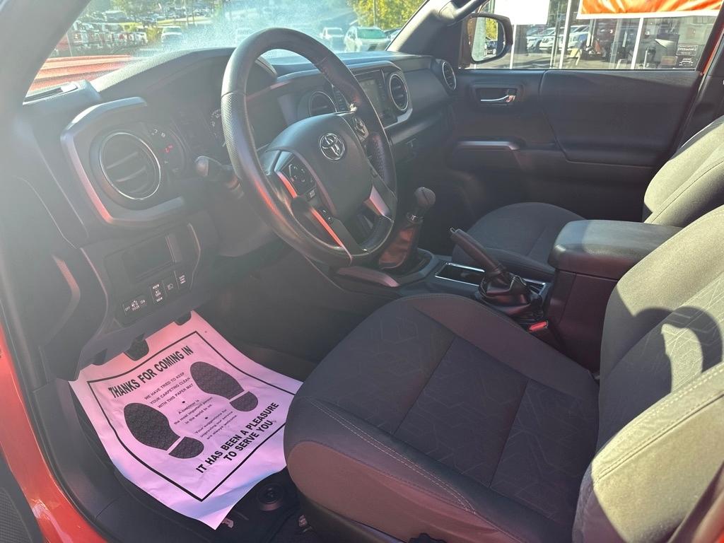 Toyota Tacoma TRD Off Road Double Cab 5' Bed V6 4x4 MT (Natl) 2018