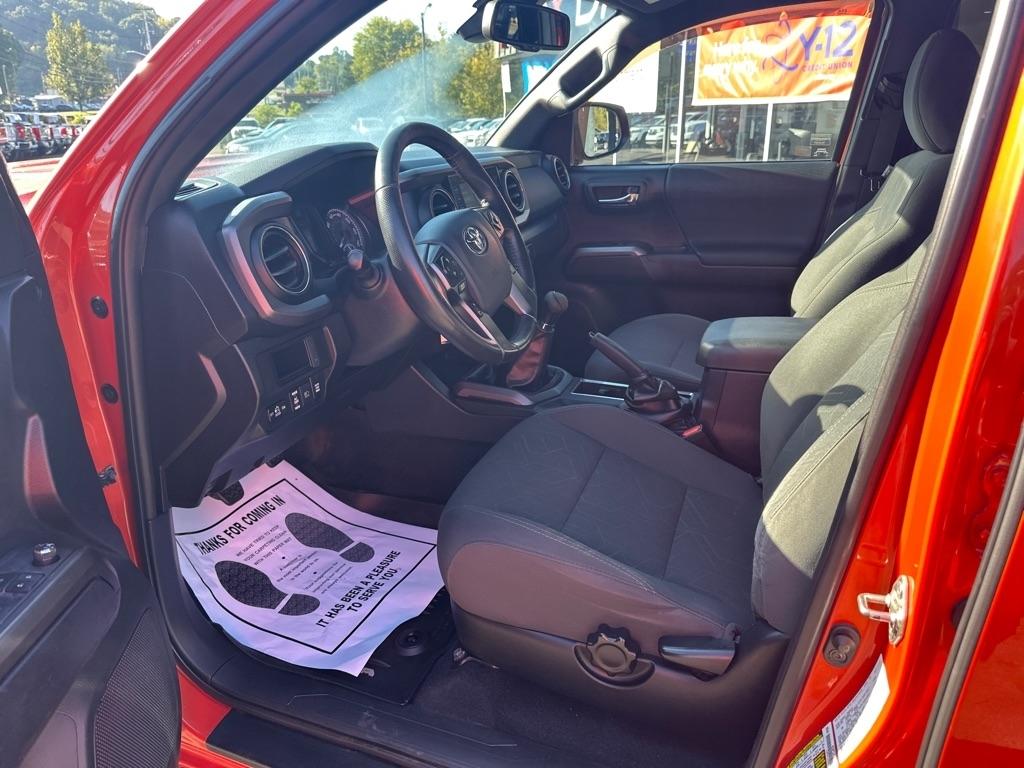Toyota Tacoma TRD Off Road Double Cab 5' Bed V6 4x4 MT (Natl) 2018