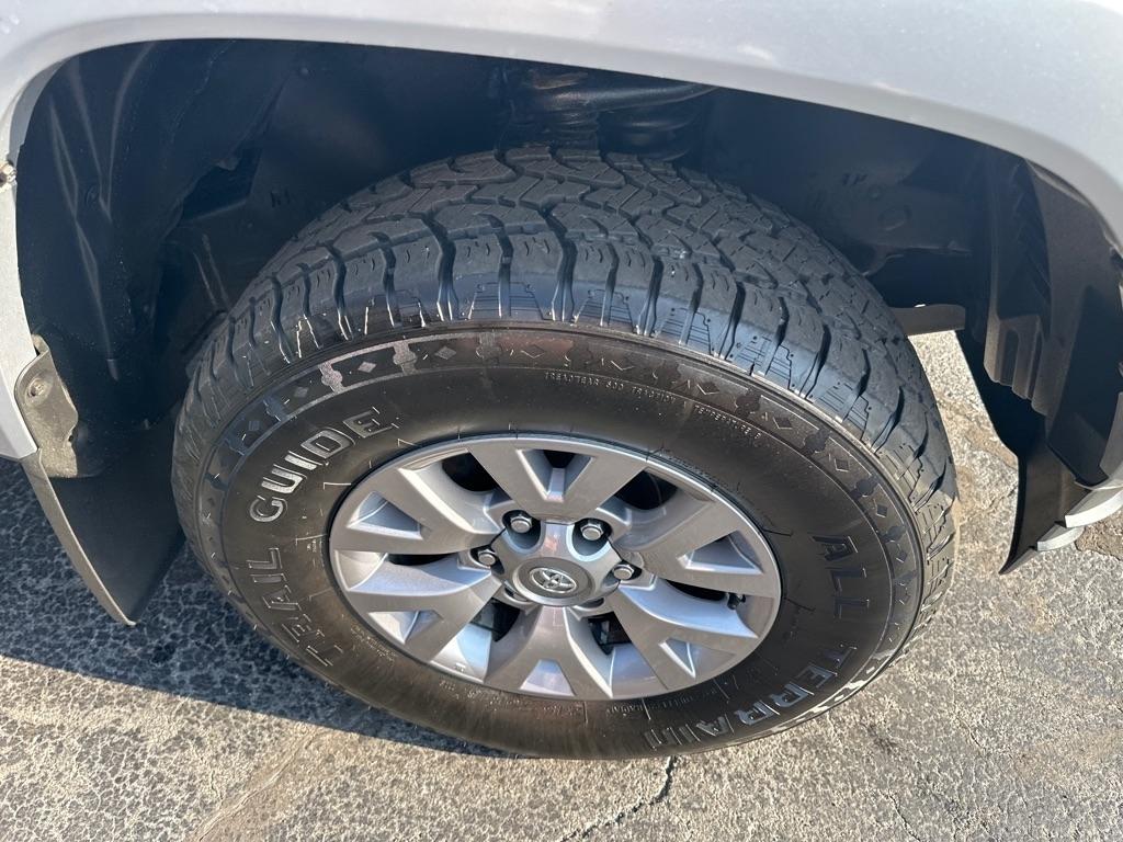 Toyota Tacoma 4WD Double Cab V6 MT TRD Off Road (Natl) 2016