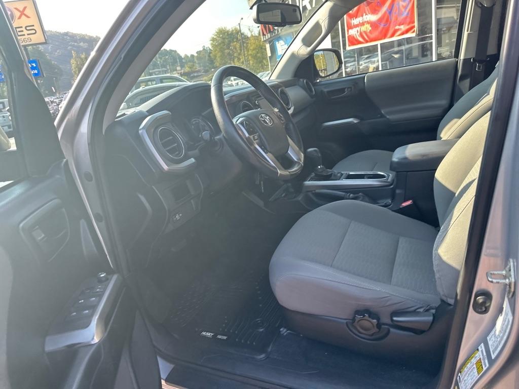 Toyota Tacoma 4WD Double Cab V6 MT TRD Off Road (Natl) 2016
