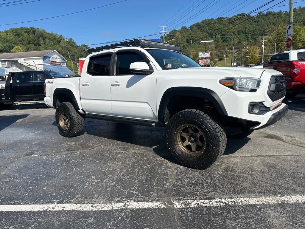 Toyota Tacoma 4WD TRD Off Road Double Cab 5' Bed V6 MT (Natl) 2020