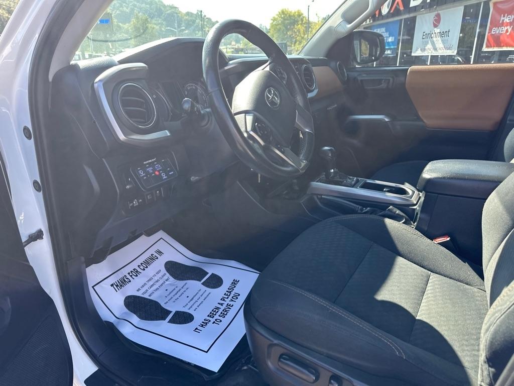 Toyota Tacoma 4WD TRD Off Road Double Cab 5' Bed V6 MT (Natl) 2020