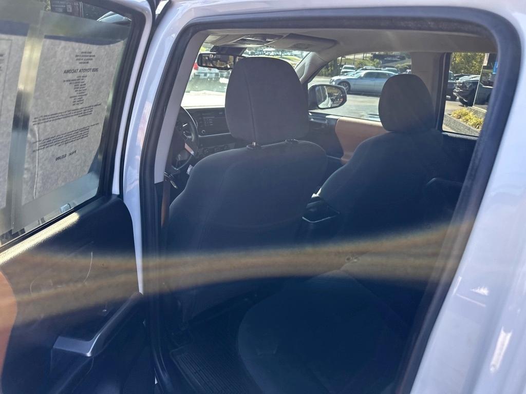 Toyota Tacoma 4WD TRD Off Road Double Cab 5' Bed V6 MT (Natl) 2020