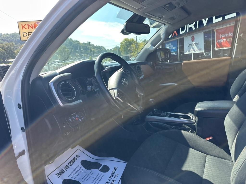 Toyota Tacoma 4WD TRD Off Road Double Cab 5' Bed V6 MT (Natl) 2020