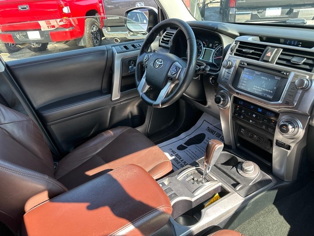 Toyota 4Runner TRD Off Road Premium 4WD (Natl) 2018