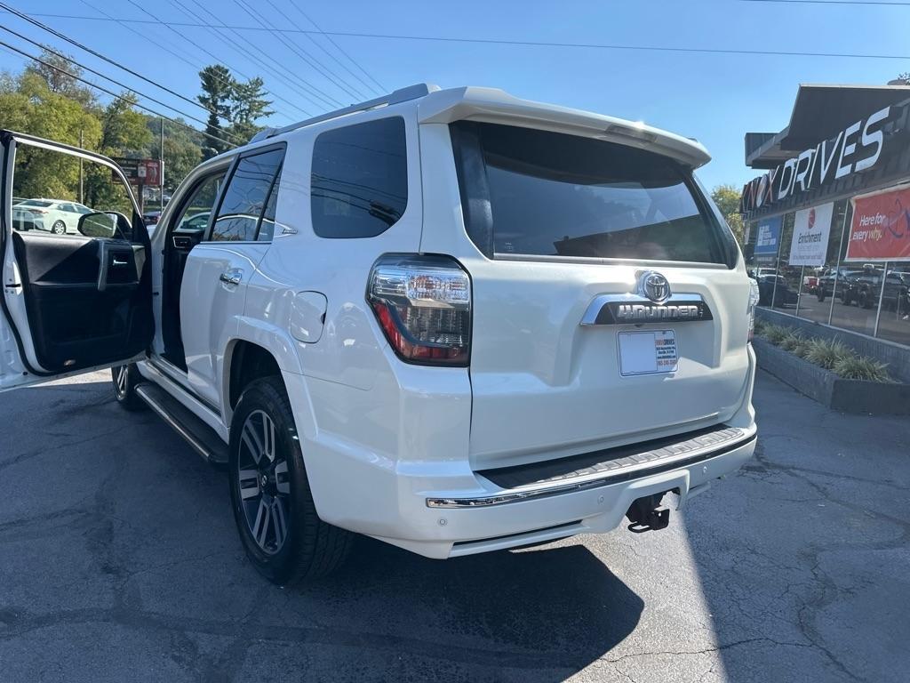 Toyota 4Runner TRD Off Road Premium 4WD (Natl) 2018