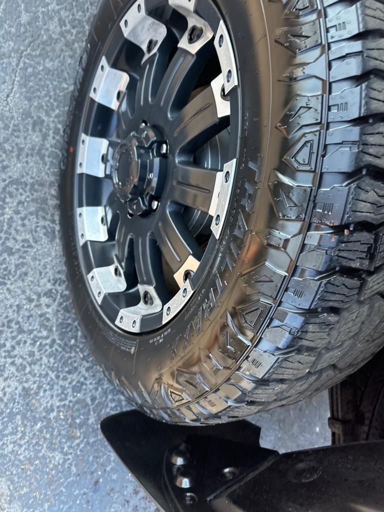 Toyota Tundra 4WD Truck Double Cab 5.7L FFV V8 6-Spd AT TRD Pro (Natl) 2016