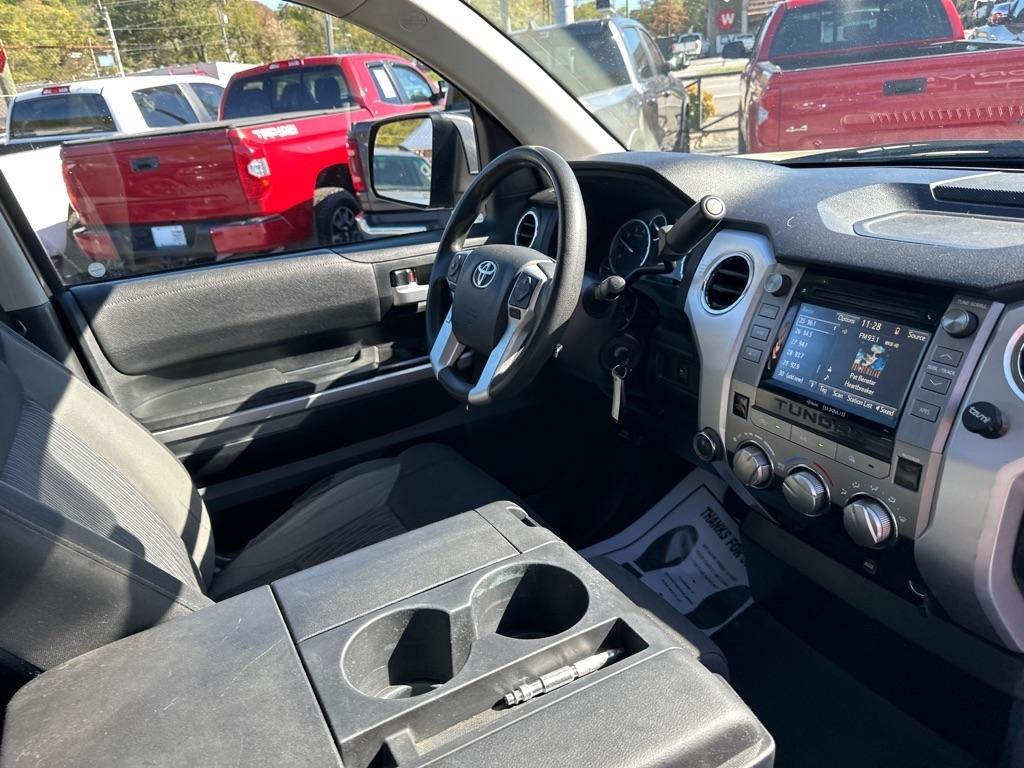 Toyota Tundra 4WD SR5 Double Cab 6.5' Bed 4.6L (Natl) 2017