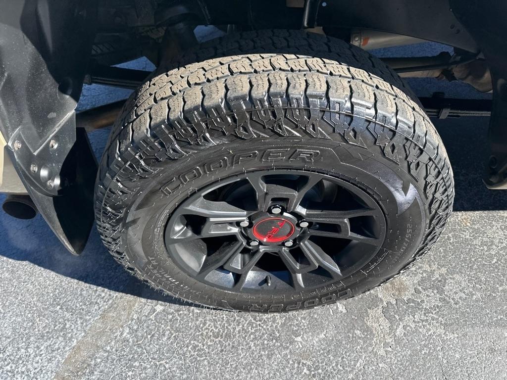 Toyota Tundra 4WD SR5 Double Cab 6.5' Bed 4.6L (Natl) 2017