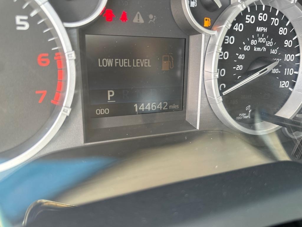 Toyota Tundra 4WD Truck Double Cab 5.7L V8 6-Spd AT SR5 (Natl) 2014