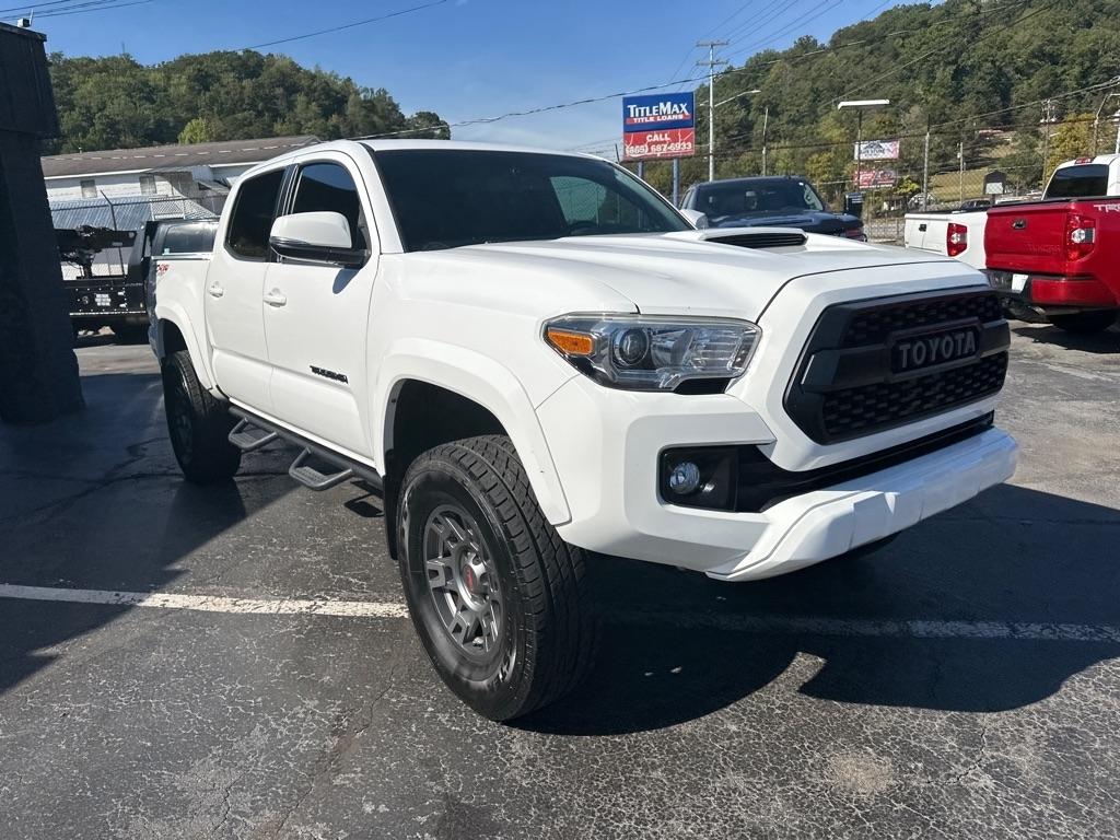 Toyota Tacoma TRD Off Road Double Cab 5' Bed V6 4x4 MT (Natl) 2017