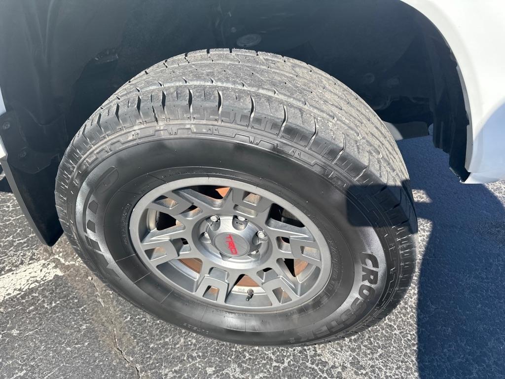Toyota Tacoma TRD Off Road Double Cab 5' Bed V6 4x4 MT (Natl) 2017