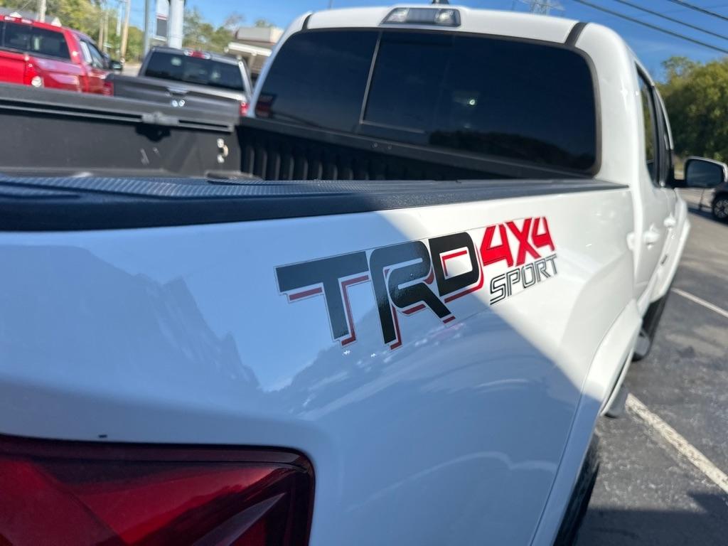 Toyota Tacoma TRD Off Road Double Cab 5' Bed V6 4x4 MT (Natl) 2017