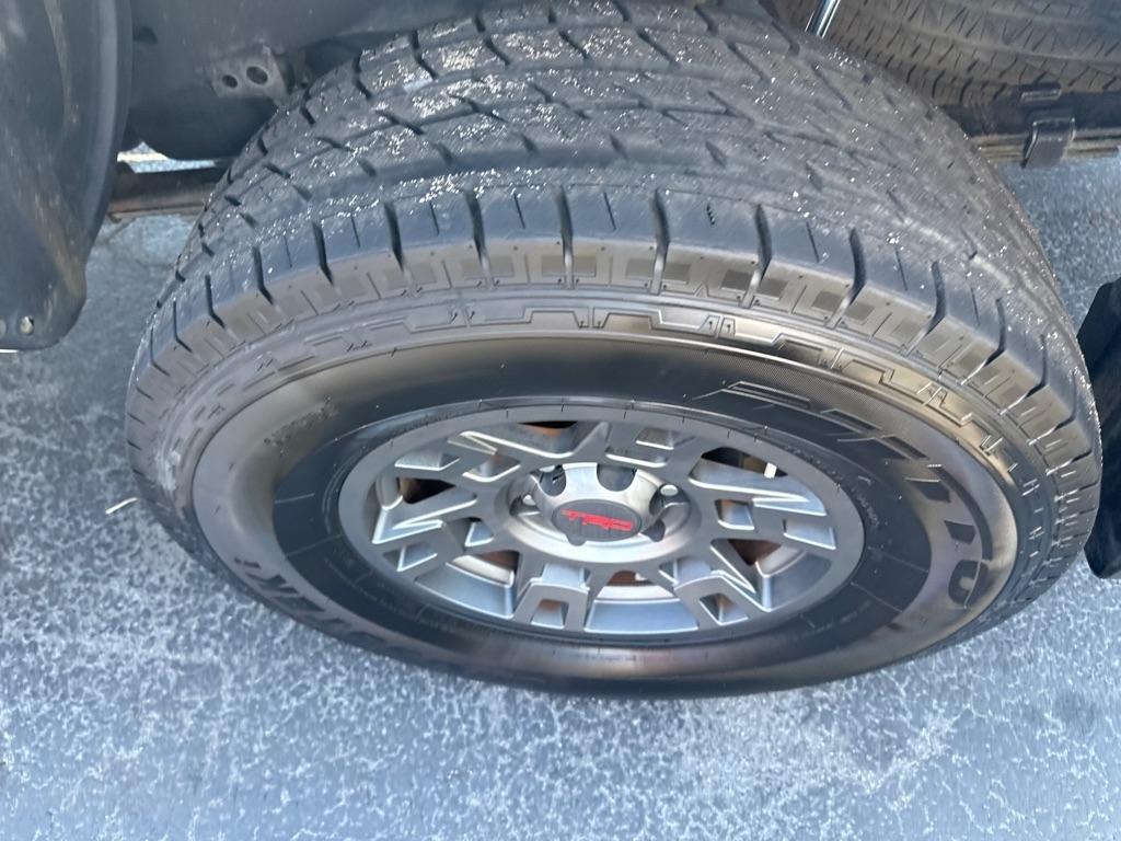 Toyota Tacoma TRD Off Road Double Cab 5' Bed V6 4x4 MT (Natl) 2017