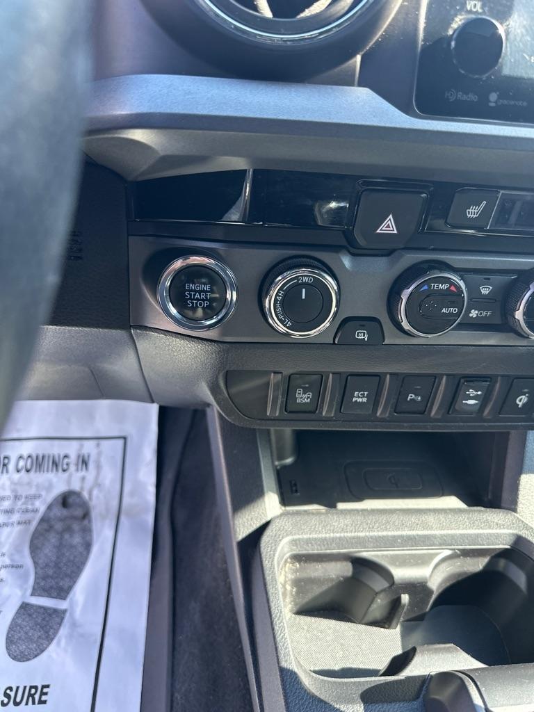 Toyota Tacoma TRD Off Road Double Cab 5' Bed V6 4x4 MT (Natl) 2017
