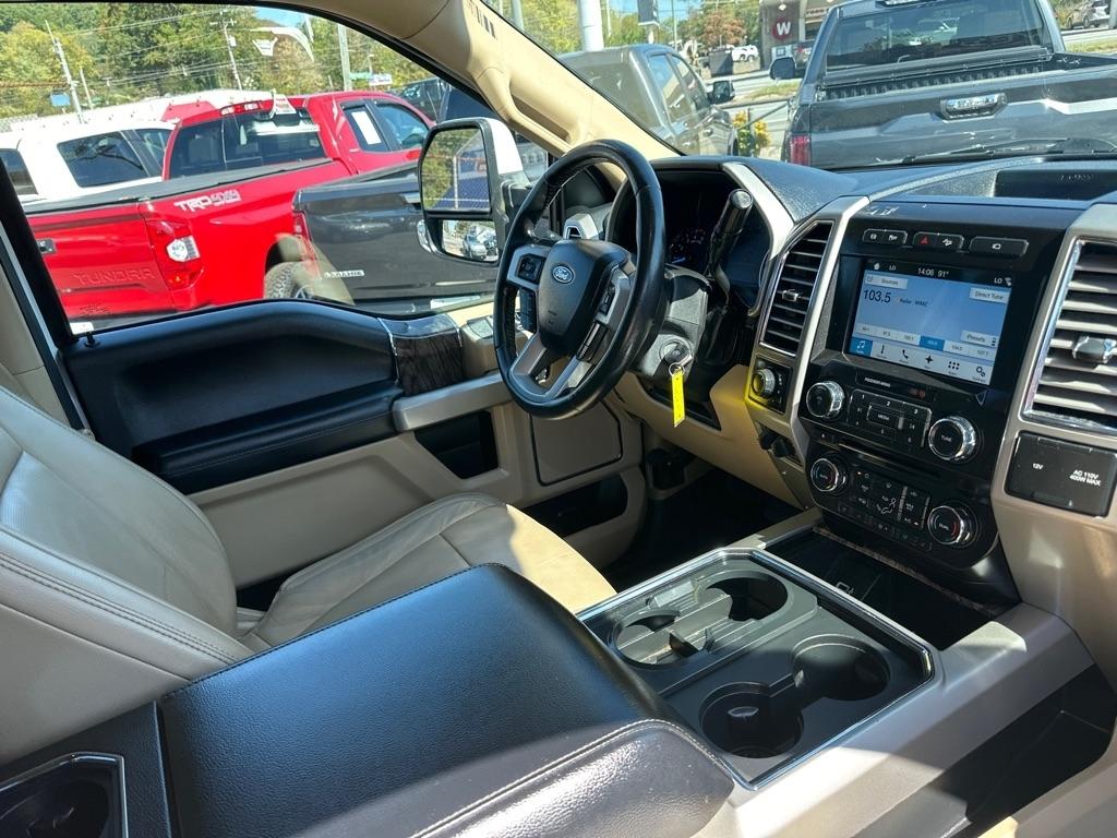 Ford Super Duty F-250 SRW King Ranch 4WD Crew Cab 8' Box 2017