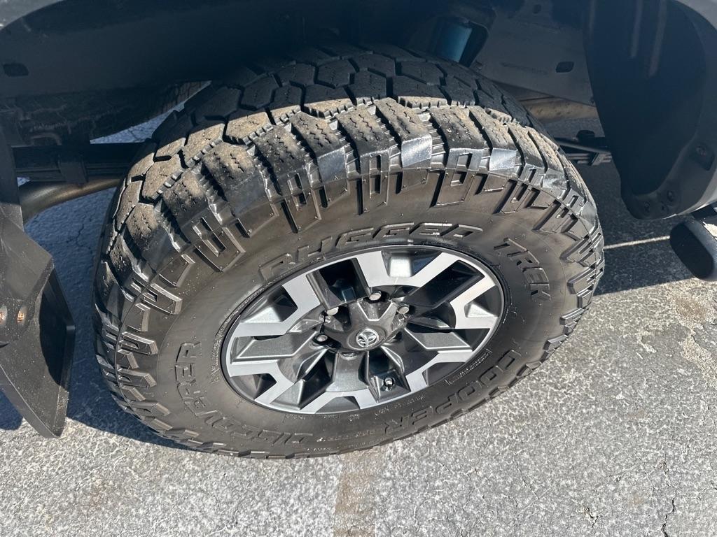 Toyota Tacoma TRD Off Road Double Cab 5' Bed V6 4x4 MT (Natl) 2018