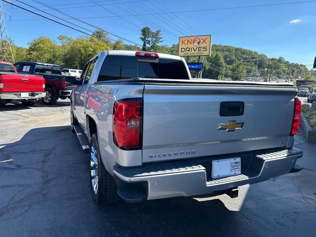 Chevrolet Silverado photo 2