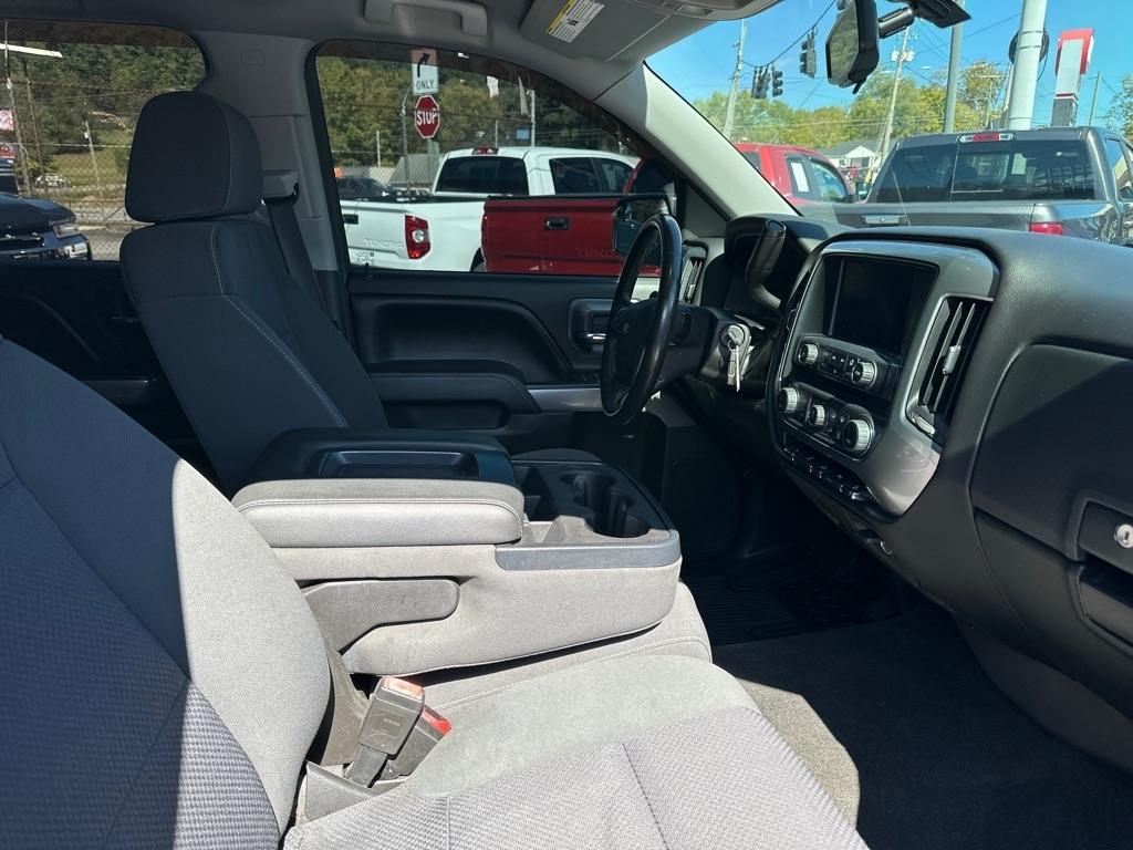 Chevrolet Silverado photo 9