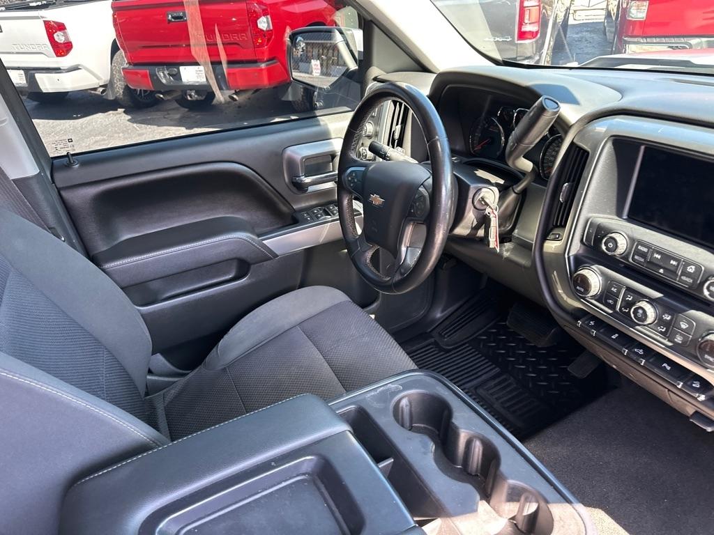 Chevrolet Silverado photo 10