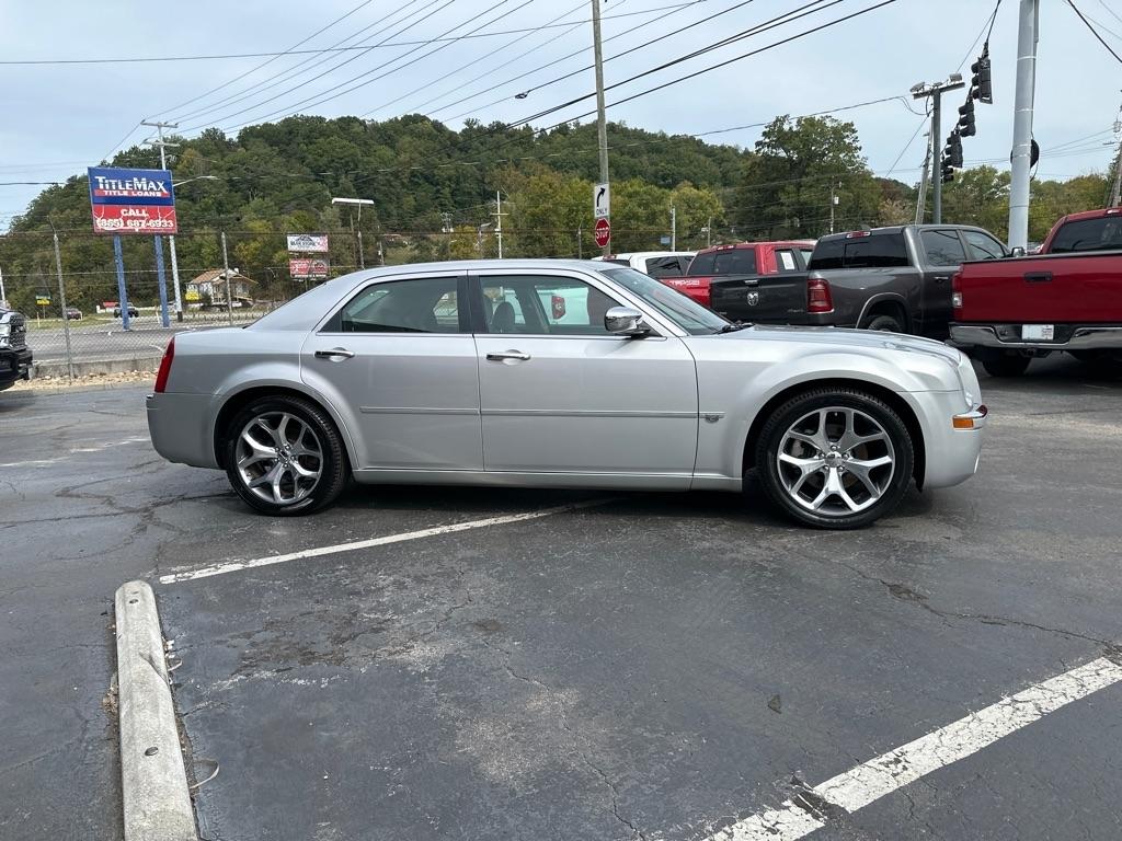 Chrysler 300 photo 4