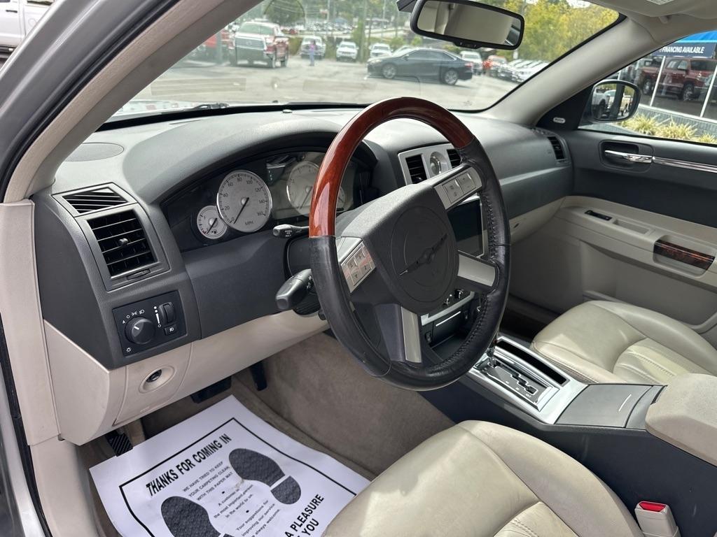 Chrysler 300 photo 16