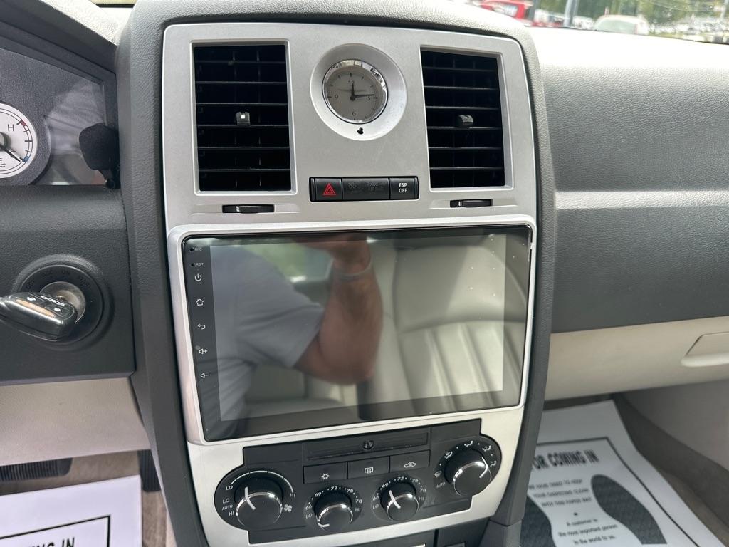Chrysler 300 photo 17