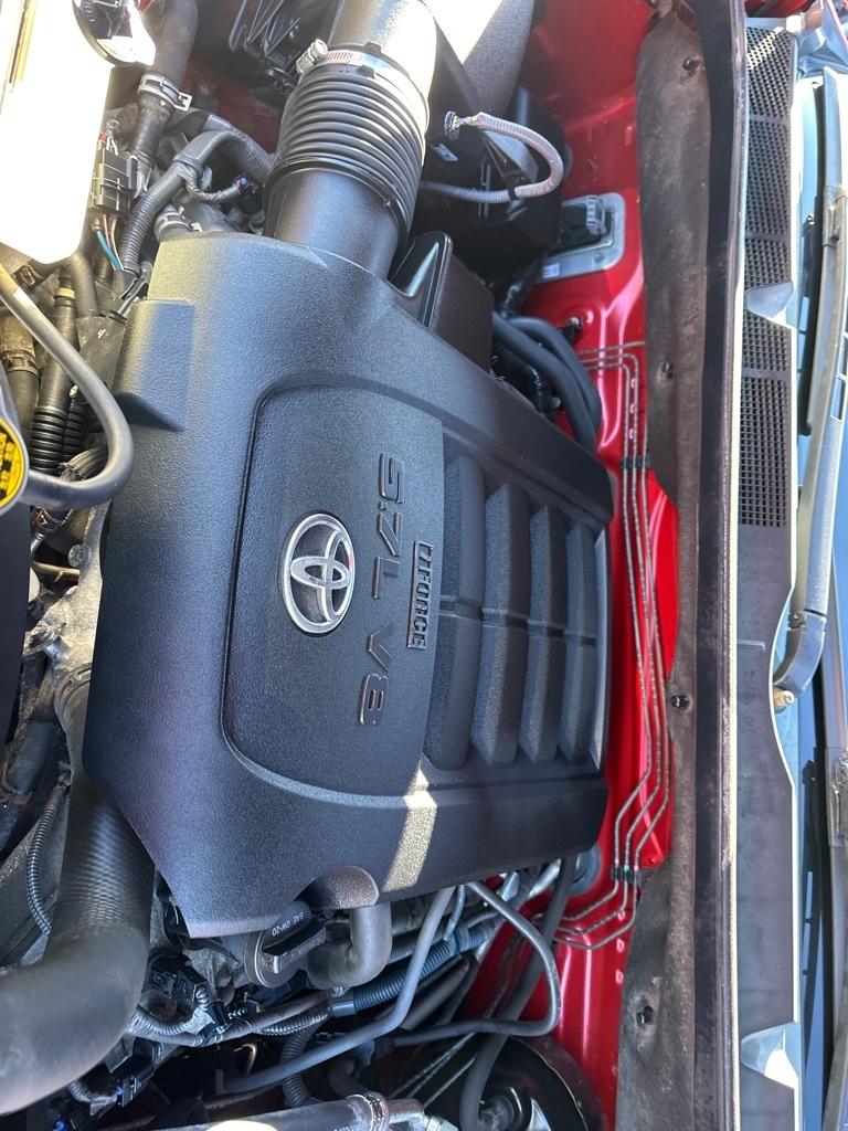 Toyota Tundra 4WD Truck CrewMax 5.7L V8 6-Spd AT LTD (Natl) 2015
