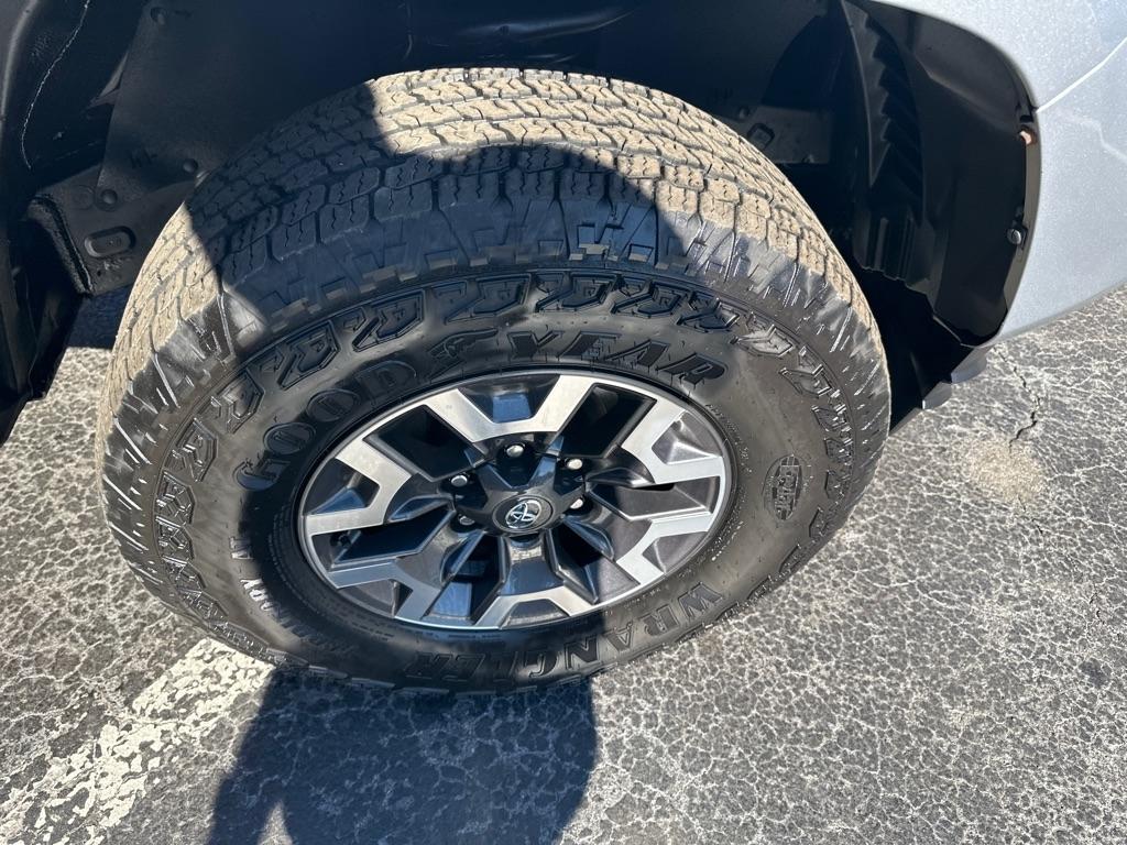 Toyota Tacoma TRD Off Road Double Cab 5' Bed V6 4x4 MT (Natl) 2018