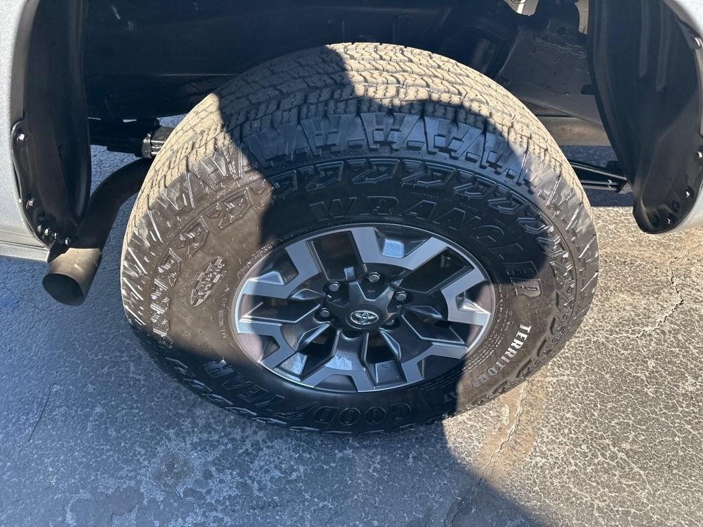 Toyota Tacoma TRD Off Road Double Cab 5' Bed V6 4x4 MT (Natl) 2018