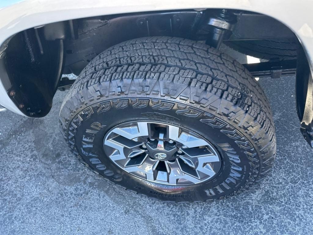 Toyota Tacoma TRD Off Road Double Cab 5' Bed V6 4x4 MT (Natl) 2018