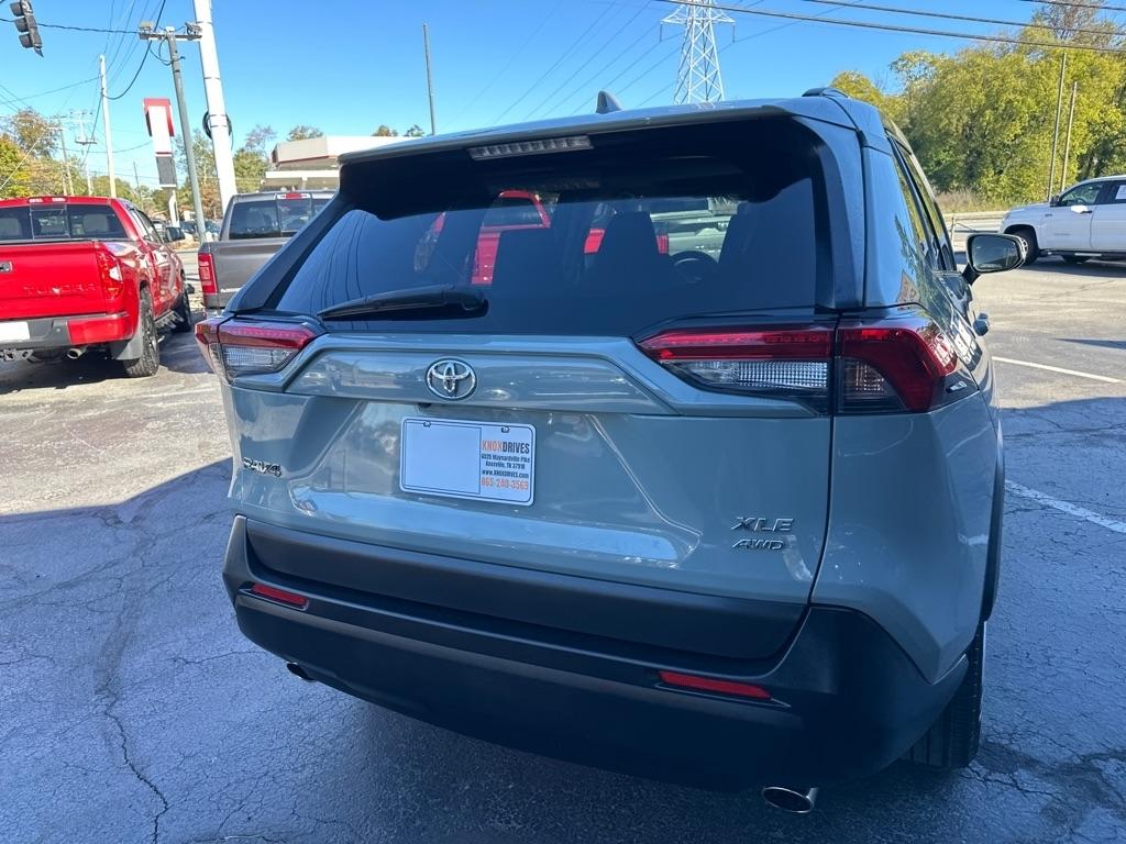 Toyota RAV4 XLE AWD (Natl) 2019