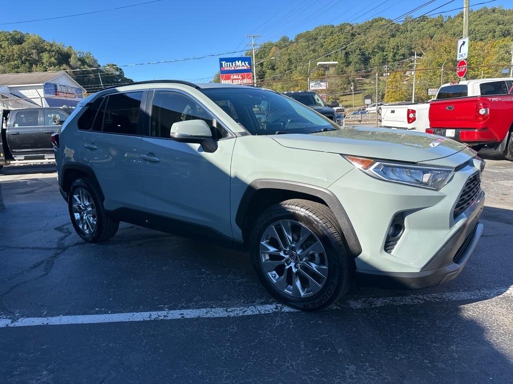 Toyota RAV4 XLE AWD (Natl) 2019