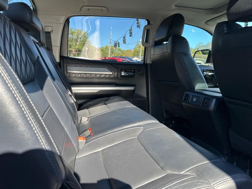 Toyota Tundra 4WD Truck CrewMax 5.7L FFV V8 6-Spd AT Platinum (Natl) 2014