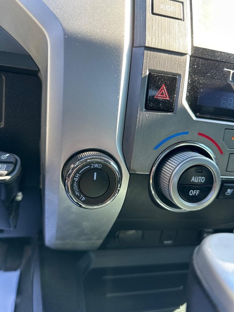 Toyota Tundra 4WD Truck CrewMax 5.7L FFV V8 6-Spd AT Platinum (Natl) 2014