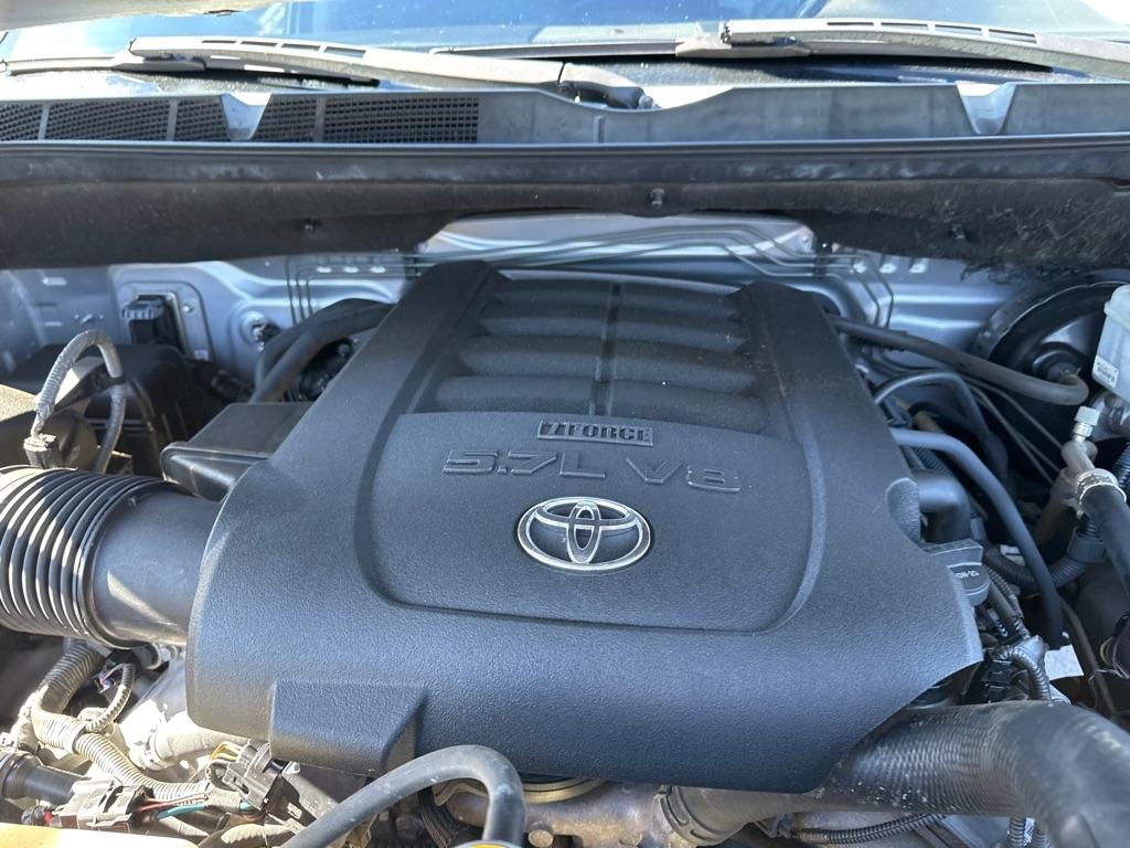 Toyota Tundra 4WD Truck CrewMax 5.7L FFV V8 6-Spd AT Platinum (Natl) 2014
