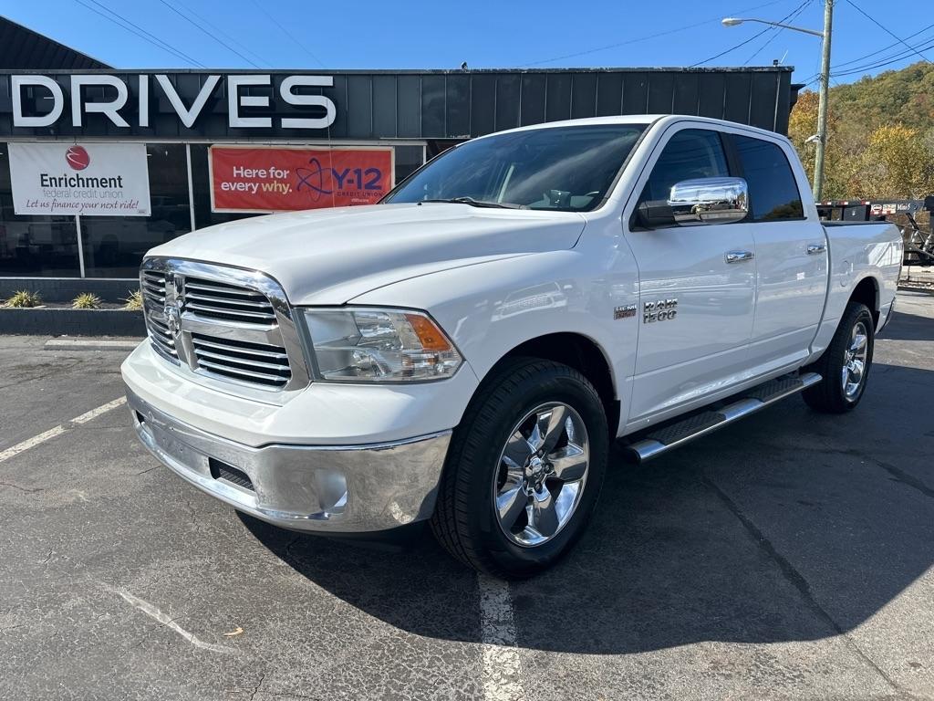 2014 RAM 1500 4WD Crew Cab 140.5" Big Horn