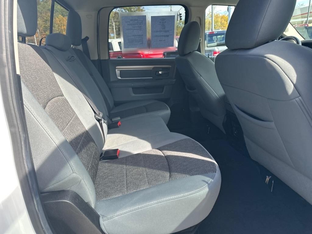 RAM 1500 4WD Crew Cab 140.5" Big Horn 2014