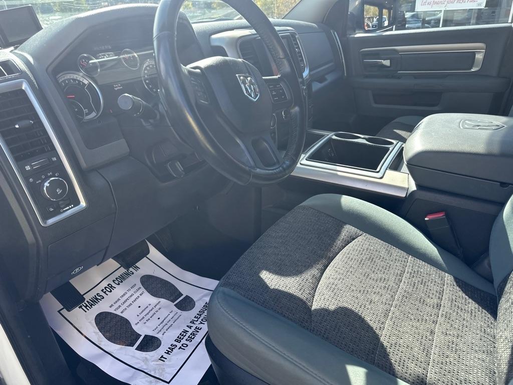 RAM 1500 4WD Crew Cab 140.5" Big Horn 2014
