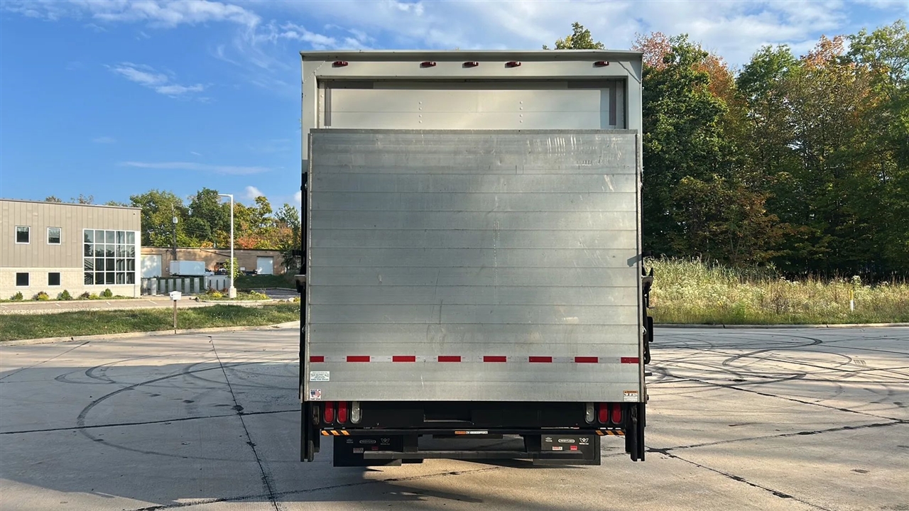 2019 Isuzu NQR photo 9