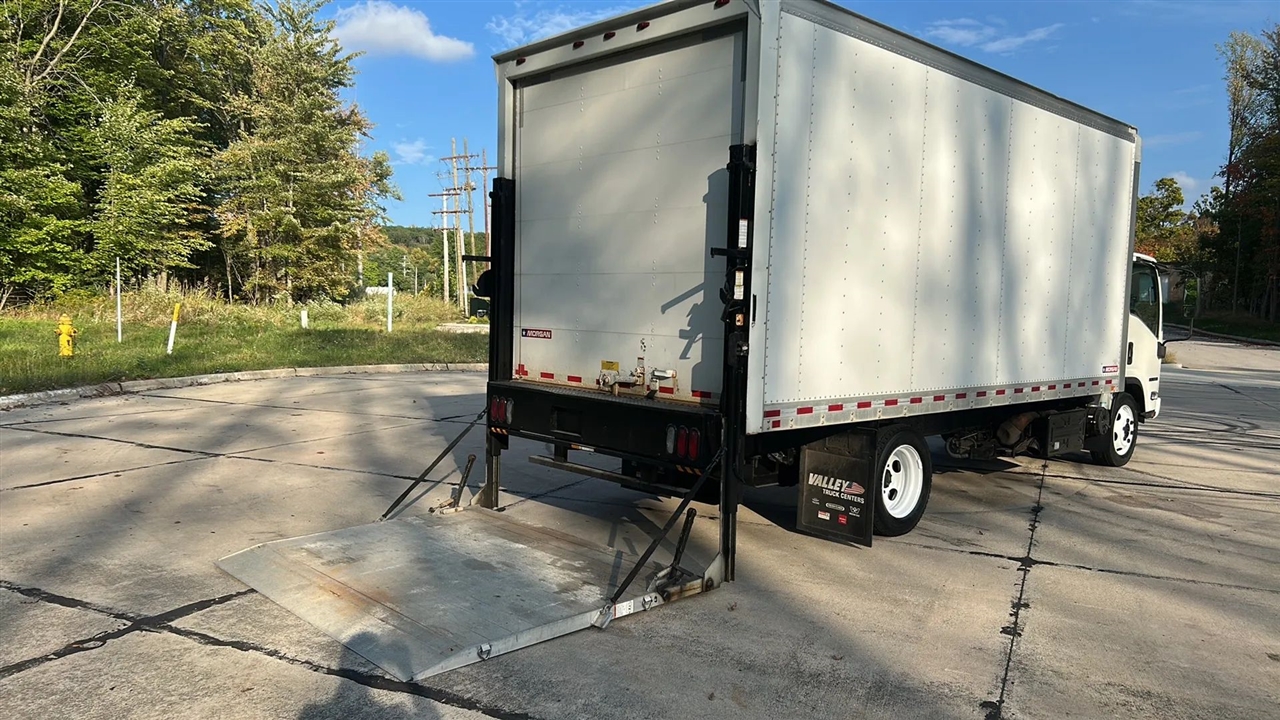 2019 Isuzu NQR photo 10