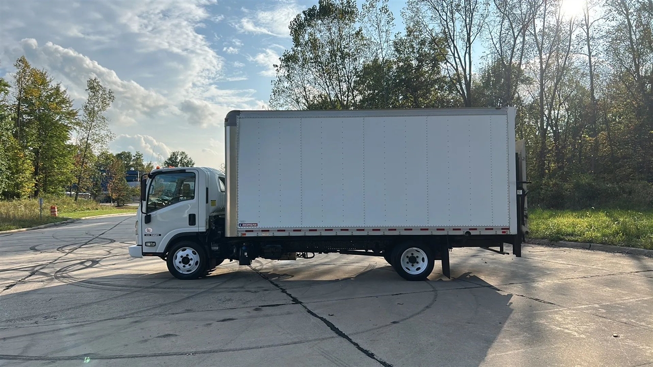 2019 Isuzu NQR photo 17