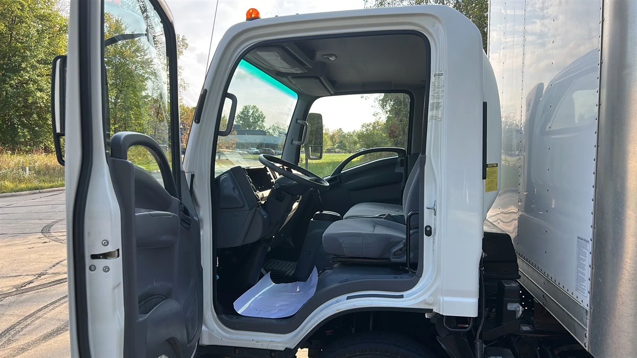 2019 Isuzu NQR photo 26